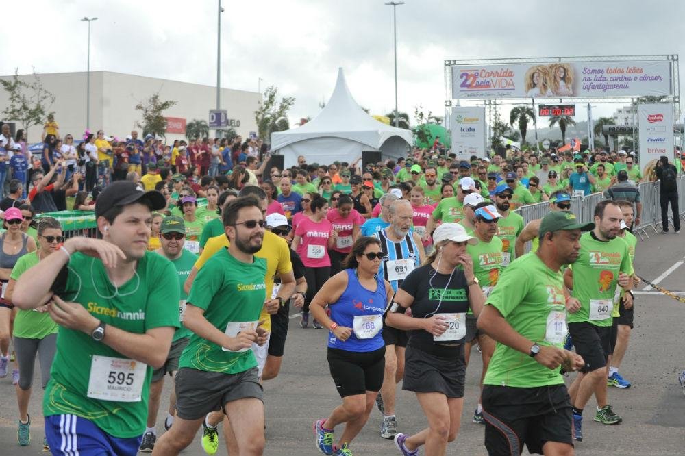 Corrida pela Vida re&uacute;ne cerca de 6 mil pessoas em Porto Alegre