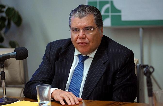 Multa de R$ 250 milh&otilde;es a Samarco &eacute; irris&oacute;ria, diz Sarney Filho