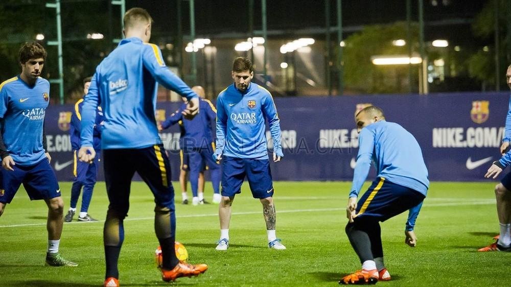 Messi voltou a treinar com elenco do Bar&ccedil;a