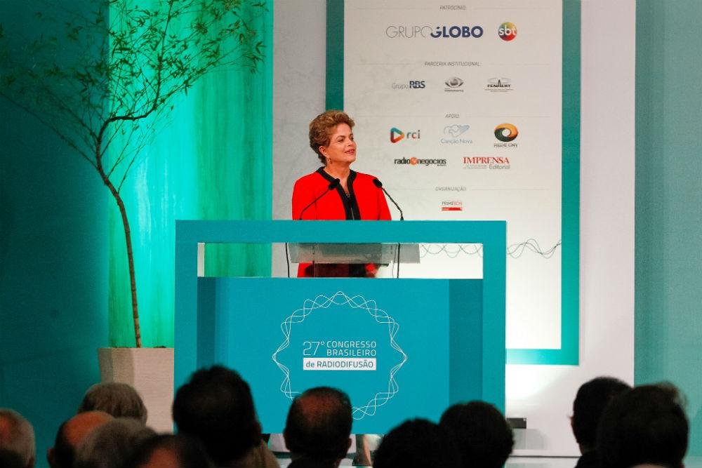 Se n&atilde;o cumprir a meta prevista originalmente e n&atilde;o mud&aacute;-la via Congresso, Dilma poder&aacute; ser enquadrada pela Lei de Responsabilidade Fiscal 