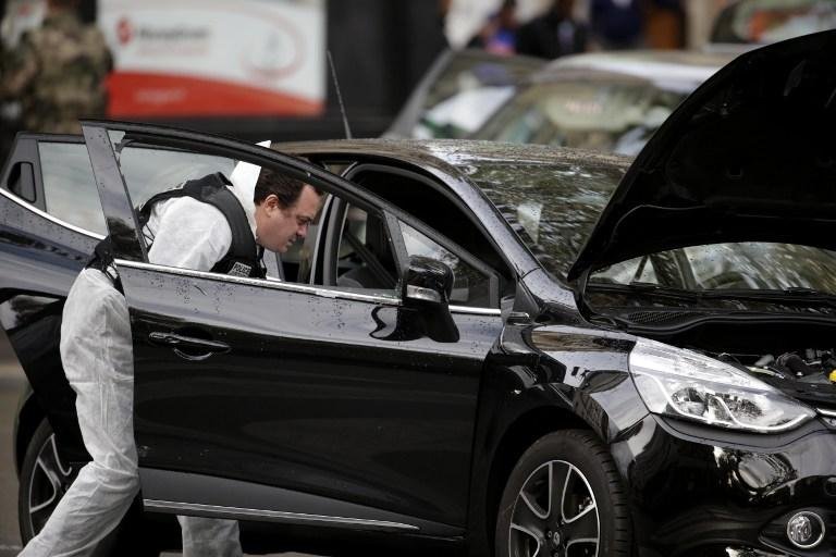 Renault Clio preto foi encontrado na regi&atilde;o norte de Paris