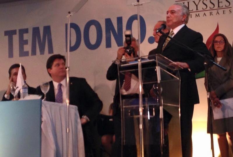 Mesmo quem defende sa&iacute;da do PMDB do governo quer colaborar com o pa&iacute;s, diz Temer
