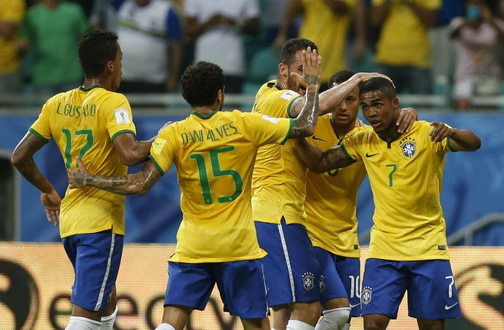 Ex-gremista abriu o placar e participou dos lances que definiram o 3 a 0