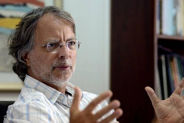 Mia Couto lan&ccedil;a nova obra e reflete sobre mem&oacute;ria
