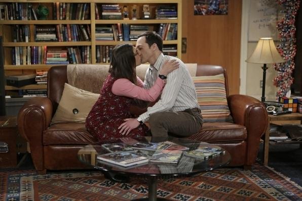 F&atilde;s do casal Sheldon e Amy v&atilde;o poder comemorar primeira vez do casal nerd n&uacute;mero um da televis&atilde;o