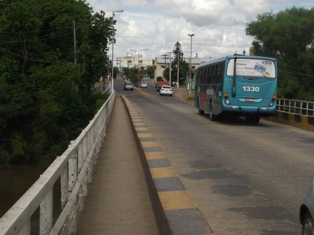Ponte foi liberada nesta quarta-feira para o tr&acirc;nsito de &ocirc;nibus