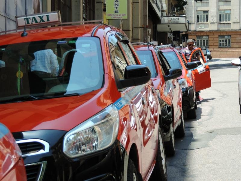Sint&aacute;xi reitera posi&ccedil;&atilde;o contra Uber e pede legaliza&ccedil;&atilde;o do servi&ccedil;o 