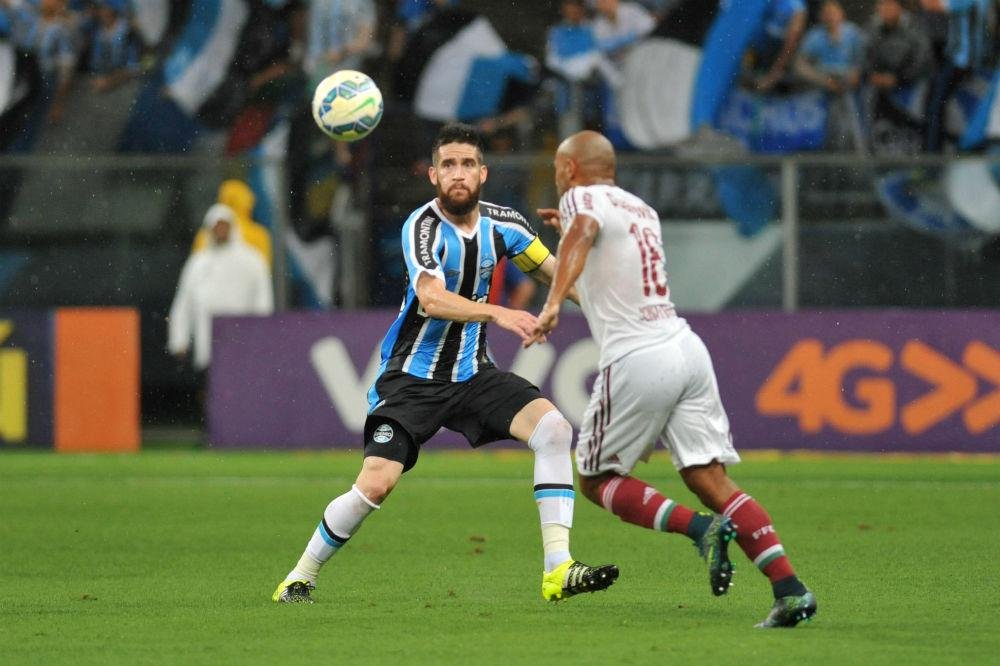 Quase garantido na Libertadores, presidente do Gr&ecirc;mio comemorou renova&ccedil;&atilde;o com Roger