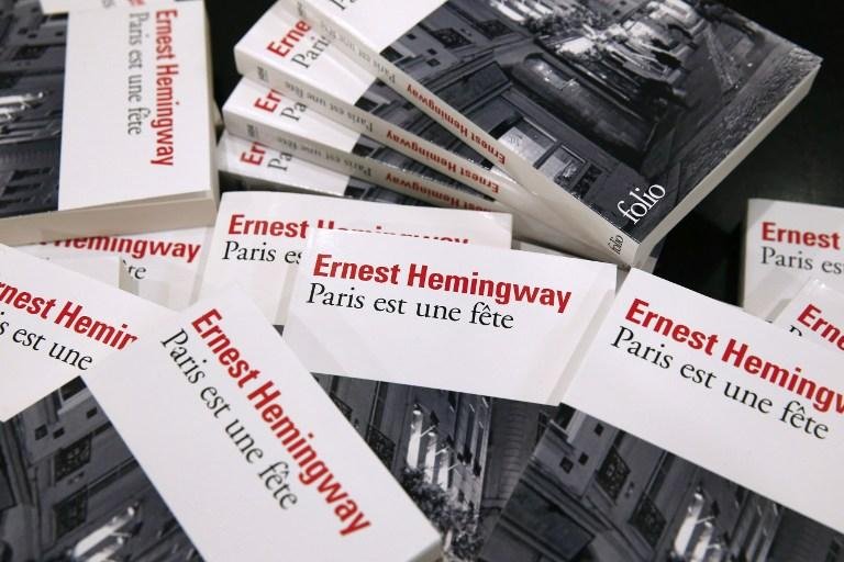 Publicada em franc&ecirc;s com o t&iacute;tulo &ldquo;Paris est une f&ecirc;te&rdquo;, obra est&aacute; esgotada em algumas livrarias da capital francesa
