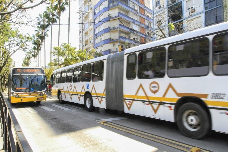 Carris abre concurso para motorista de &ocirc;nibus