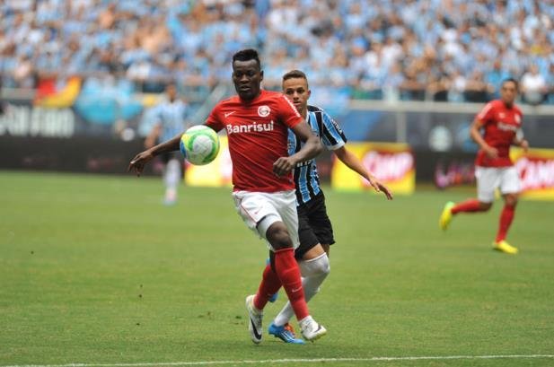 Paul&atilde;o n&atilde;o terminou o treino, mas foi relacionado para a partida