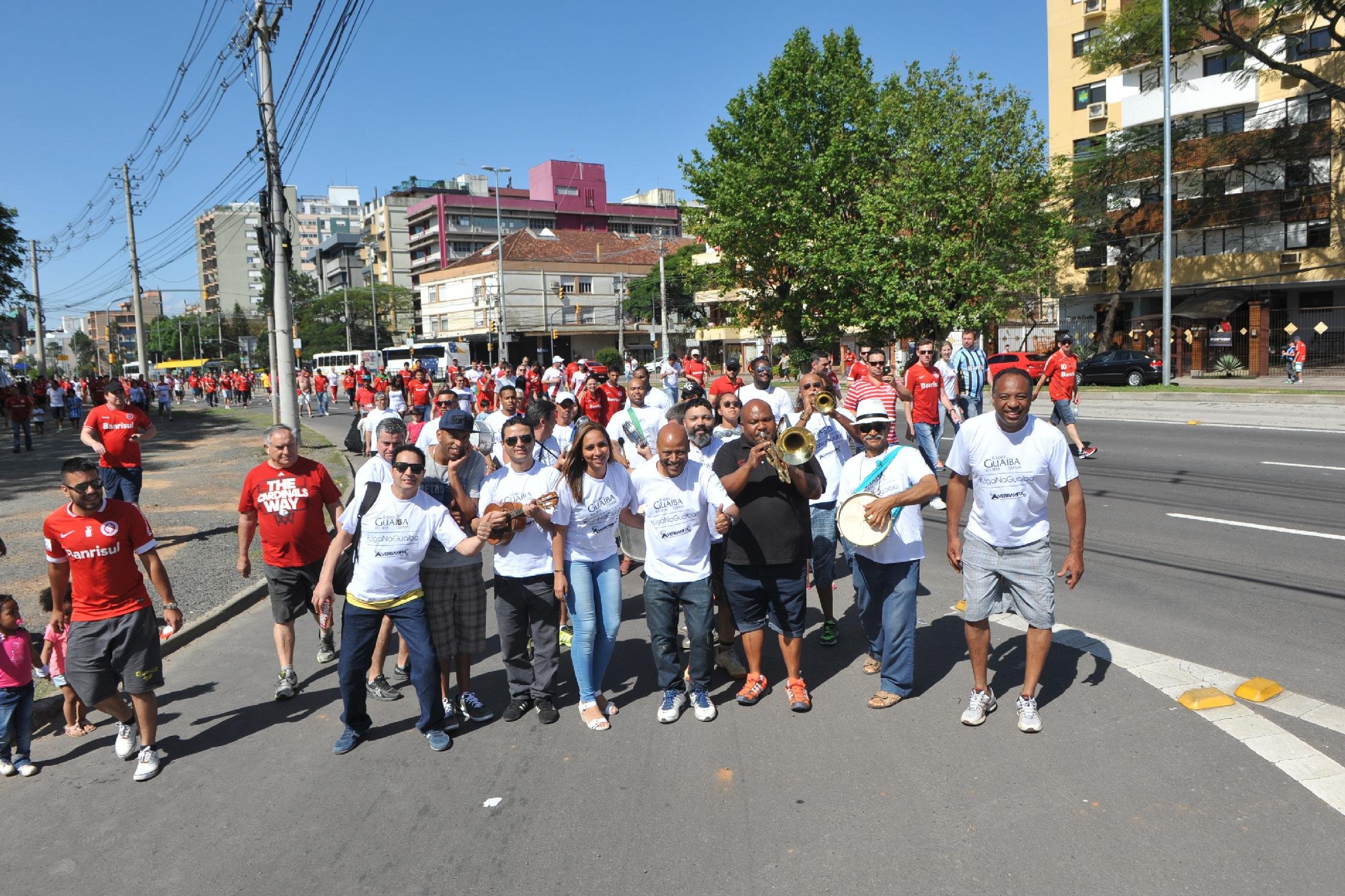 Caminho do Gol recebe torcedores com grupos musicais