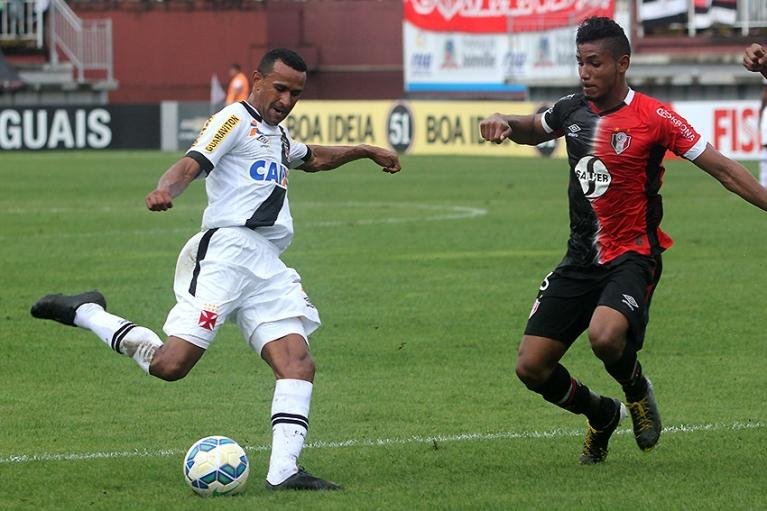 Time catarinense perdeu em casa por 2 a 1
