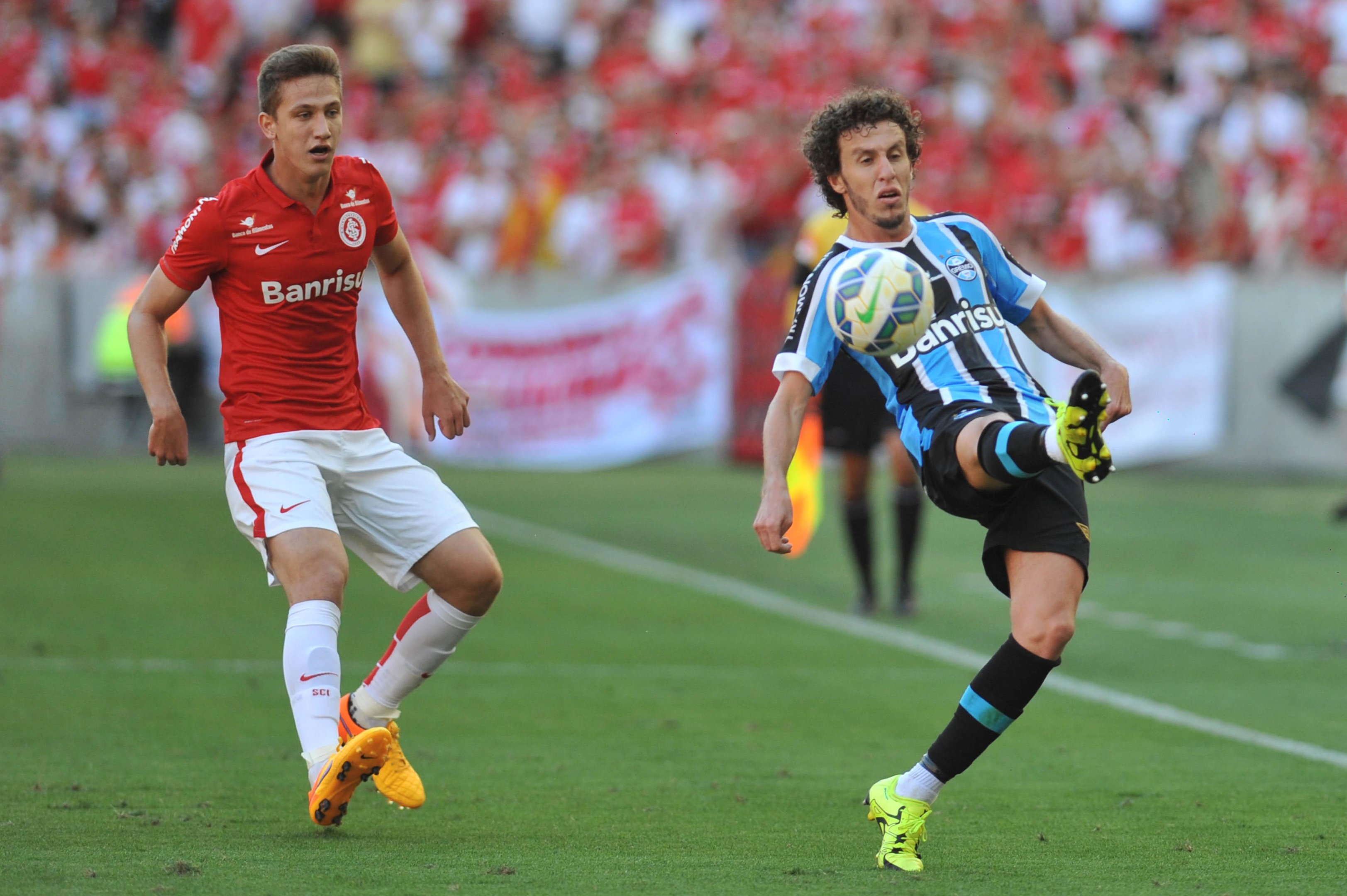Galhardo deve permanecer no Gr&ecirc;mio em 2016