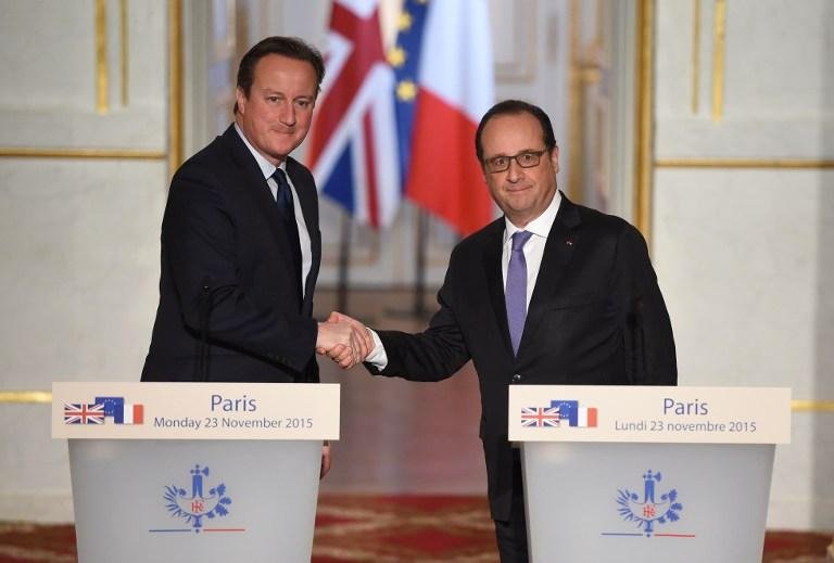 David Cameron expressou total apoio aos bombardeios franceses