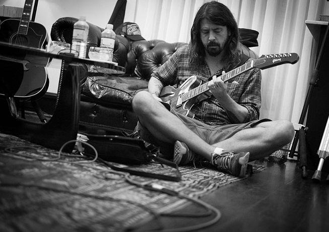 Dave Grohl nos bastidores da grava&ccedil;&atilde;o do novo trabalho