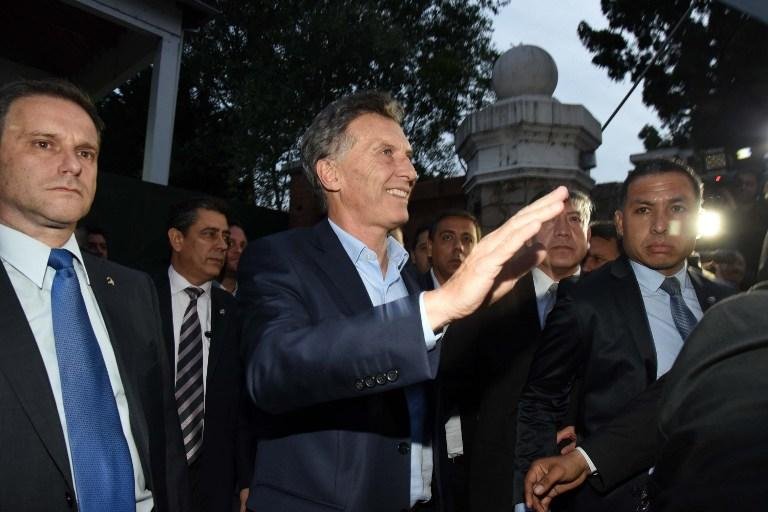 Cristina e Macri acertam transi&ccedil;&atilde;o na Argentina 