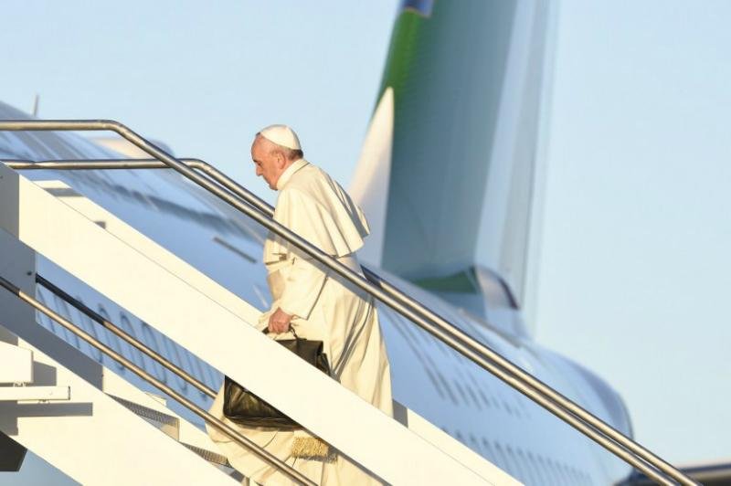 Papa Francisco inicia primeira viagem ao continente africano