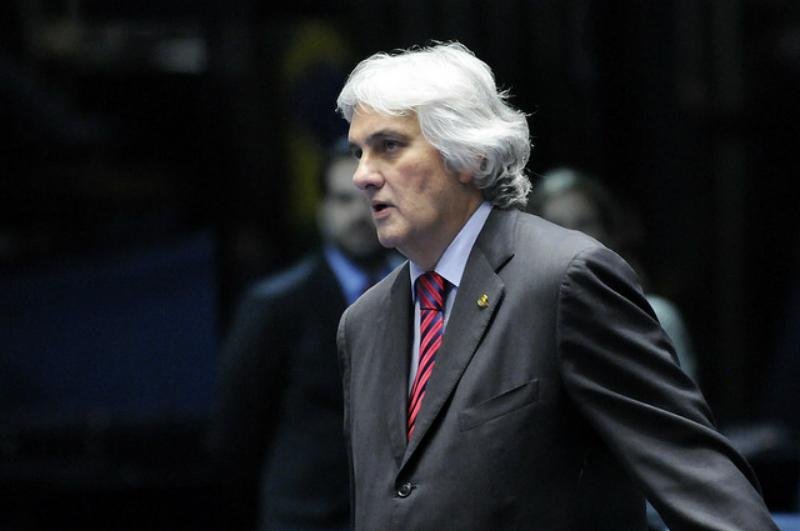 Governo vai anunciar novo l&iacute;der no Senado para substituir Delc&iacute;dio 