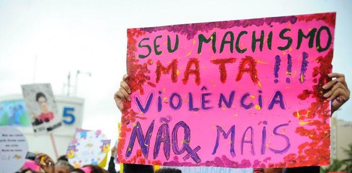 Mulheres denunciam machismo cotidiano com hashtag nas redes sociais