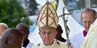 Papa critica arrogância dos homens e o desprezo às mulheres