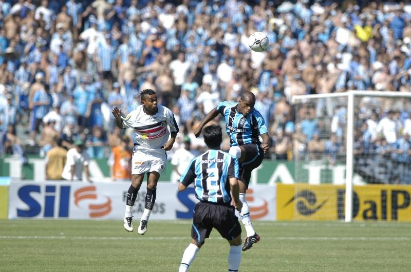 Tricolor venceu Santa Cruz em Porto Alegre, mas n&atilde;o garantiu volta antecipada para S&eacute;rie A