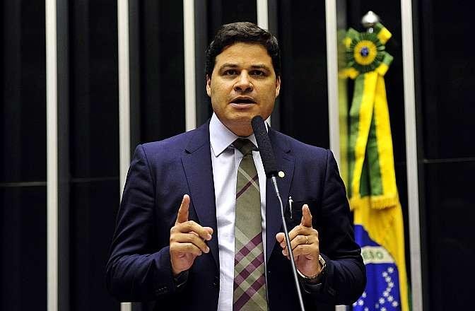 Deputado Sandro Alex pedir&aacute; arquivamento de processo contra advers&aacute;rio de Cunha no Conselho