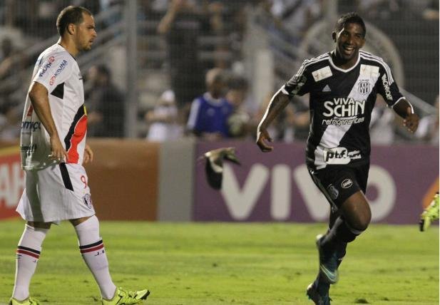 Interesse de outros times ajudou a dificultar as tratativas com o lateral-direito da Ponte Preta