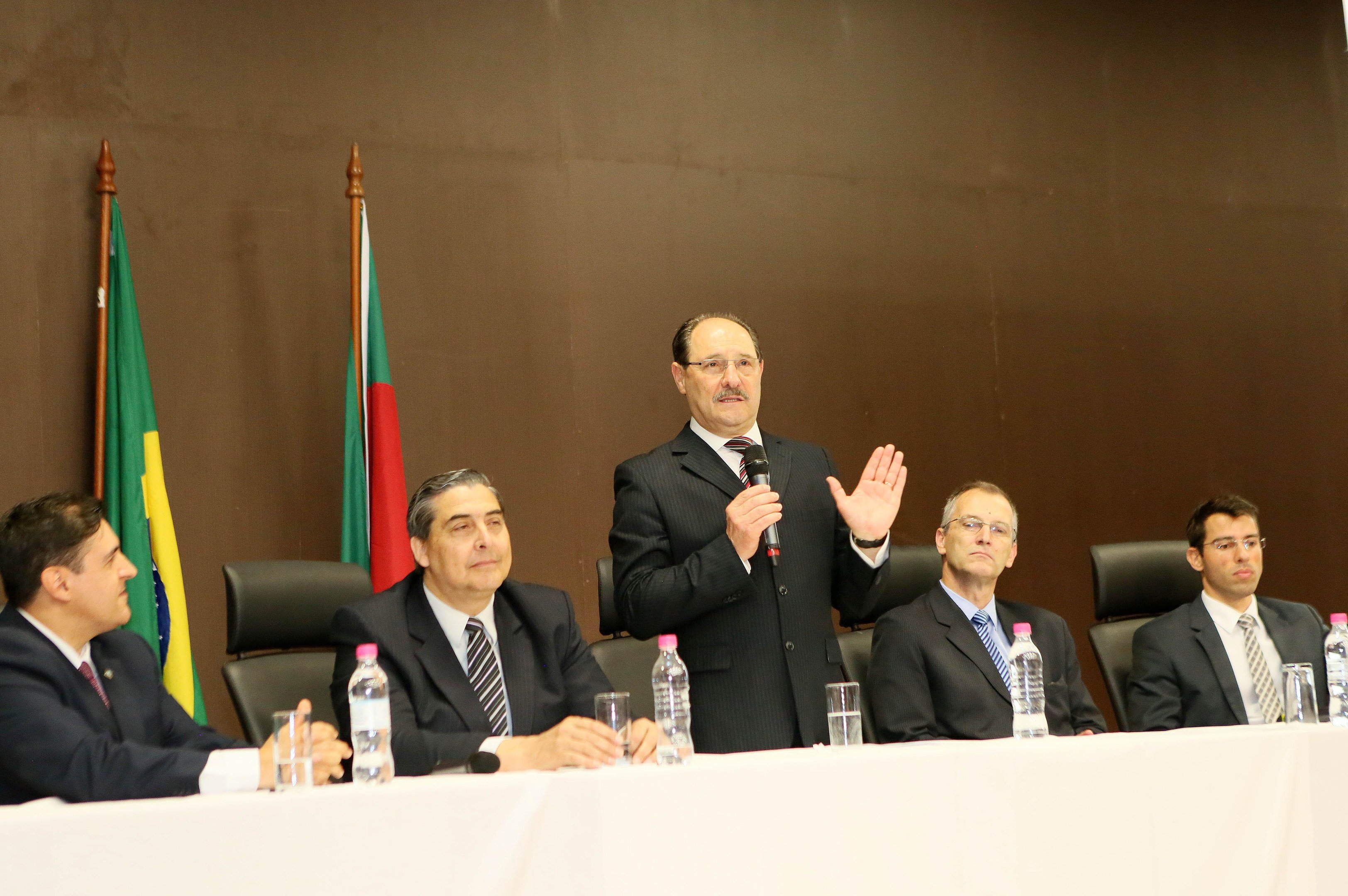Governador disse que medidas em busca do equil&iacute;brio ajudaram a reduzir a proje&ccedil;&atilde;o de R$ 5,4 bilh&otilde;es
