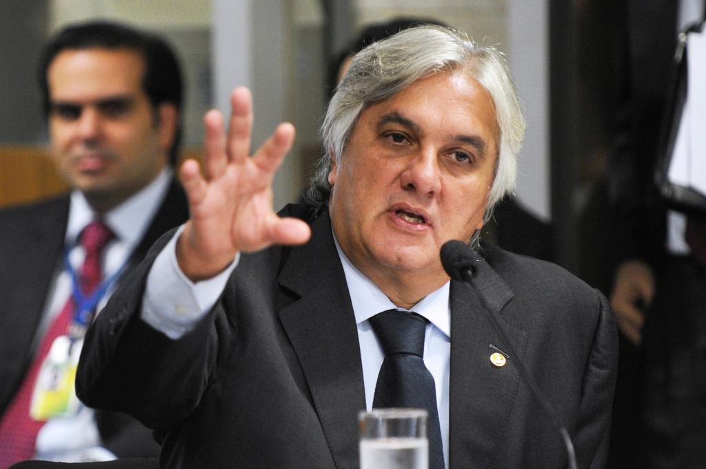 Delc&iacute;dio do Amaral presta depoimento na Pol&iacute;cia Federal em Bras&iacute;lia