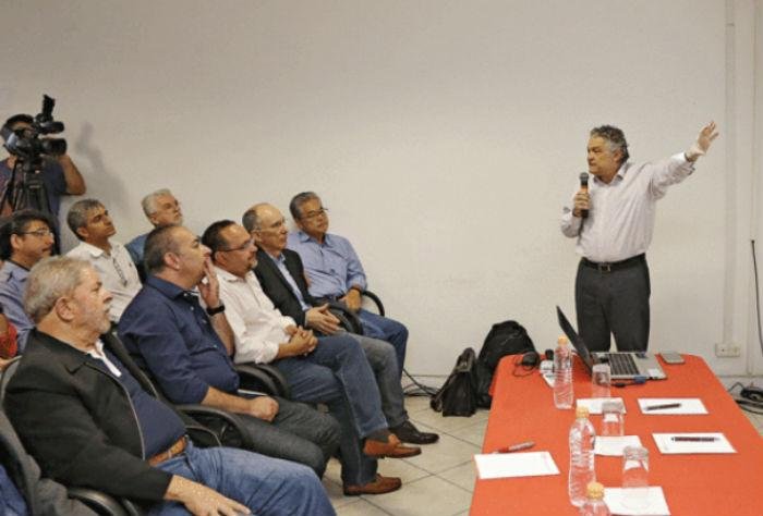 Ex-presidente teria dito que tentativa do senador de barrar Lava Jato foi uma grande burrada