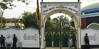Estado Islâmico reivindica autoria de atentado em mesquita de Bangladesh