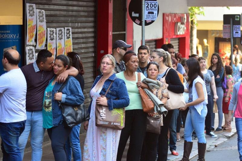Black Friday gera filas em lojas do Centro de Porto Alegre 