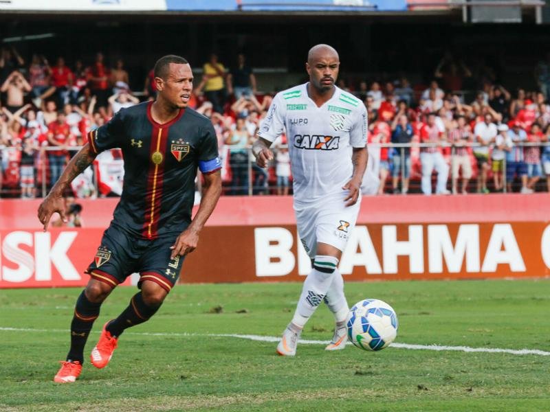 Luis Fabiano marcou o primeiro gol e se despediu do S&atilde;o Paulo