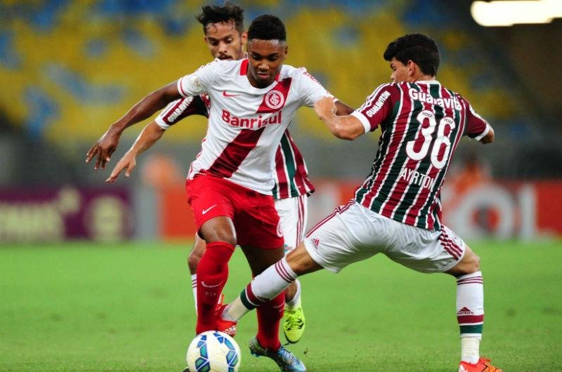 Vitinho marcou o gol contra o Fluminense e cometeu o p&ecirc;nalti em Magno Alves