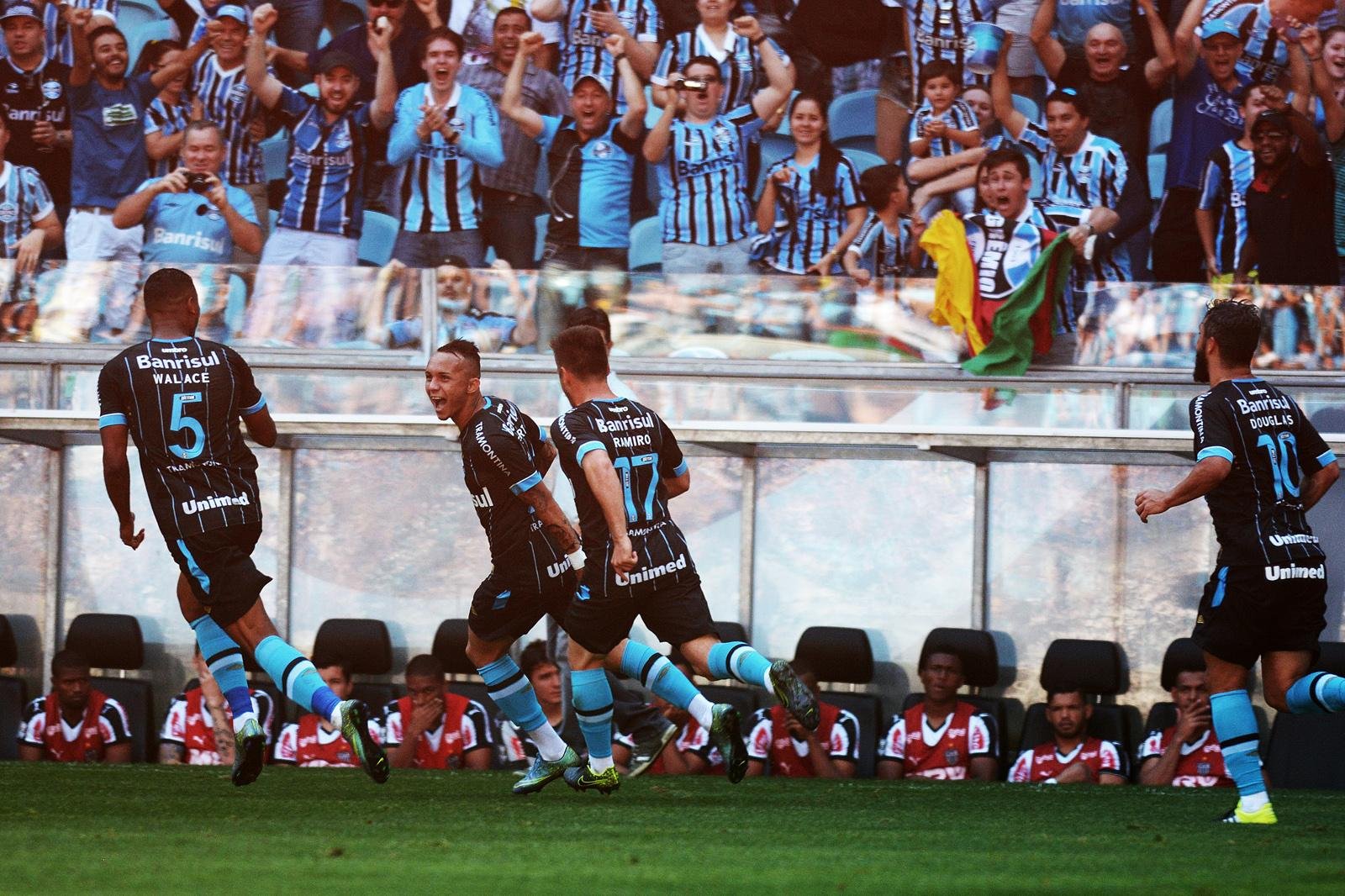 Tricolor aproveitou chances e definiu o 2 a 1 na Arena