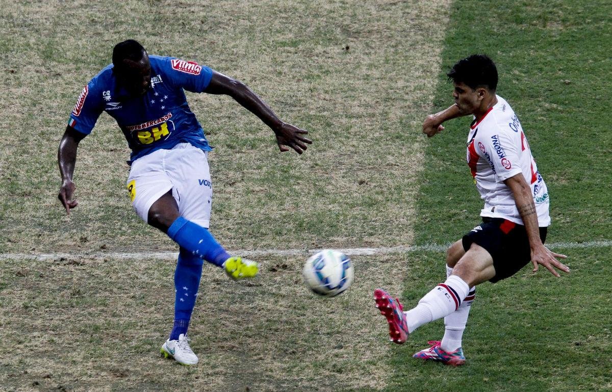 Cruzeiro goleou no &uacute;ltimo jogo no Mineir&atilde;o no ano