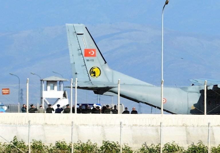 Turquia envia corpo de piloto de avi&atilde;o russo derrubado para Moscou