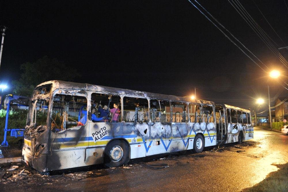 Governo ir&aacute; analisar uso da For&ccedil;a Nacional ap&oacute;s inc&ecirc;ndios em Porto Alegre