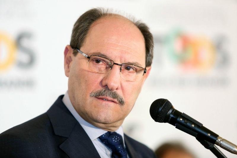 N&atilde;o estamos de bra&ccedil;os cruzados, avisa Sartori ap&oacute;s inc&ecirc;ndios de coletivos