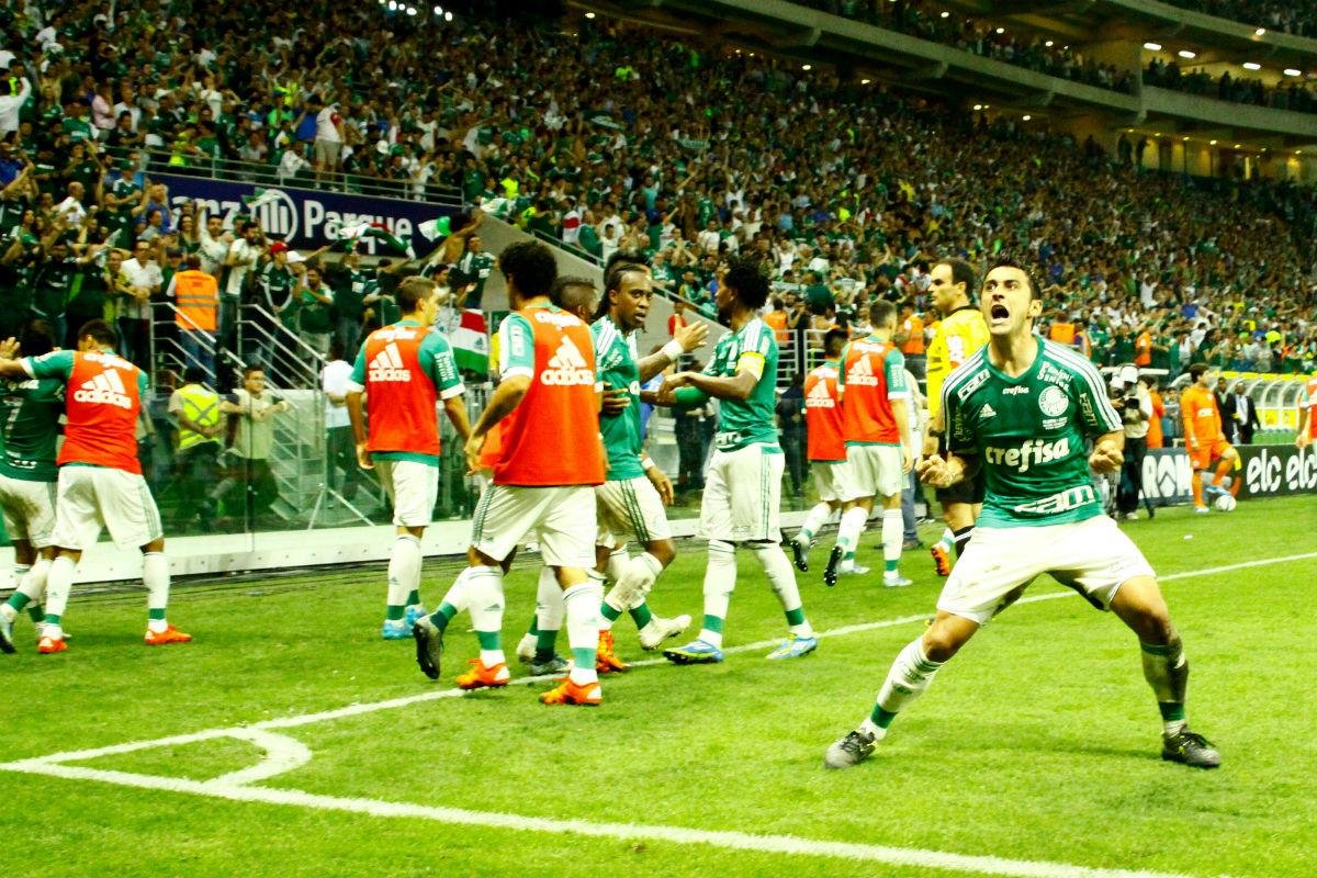Dudu marcou os gols do 2 a 1 no tempo normal e Prass brilhou nas penalidades