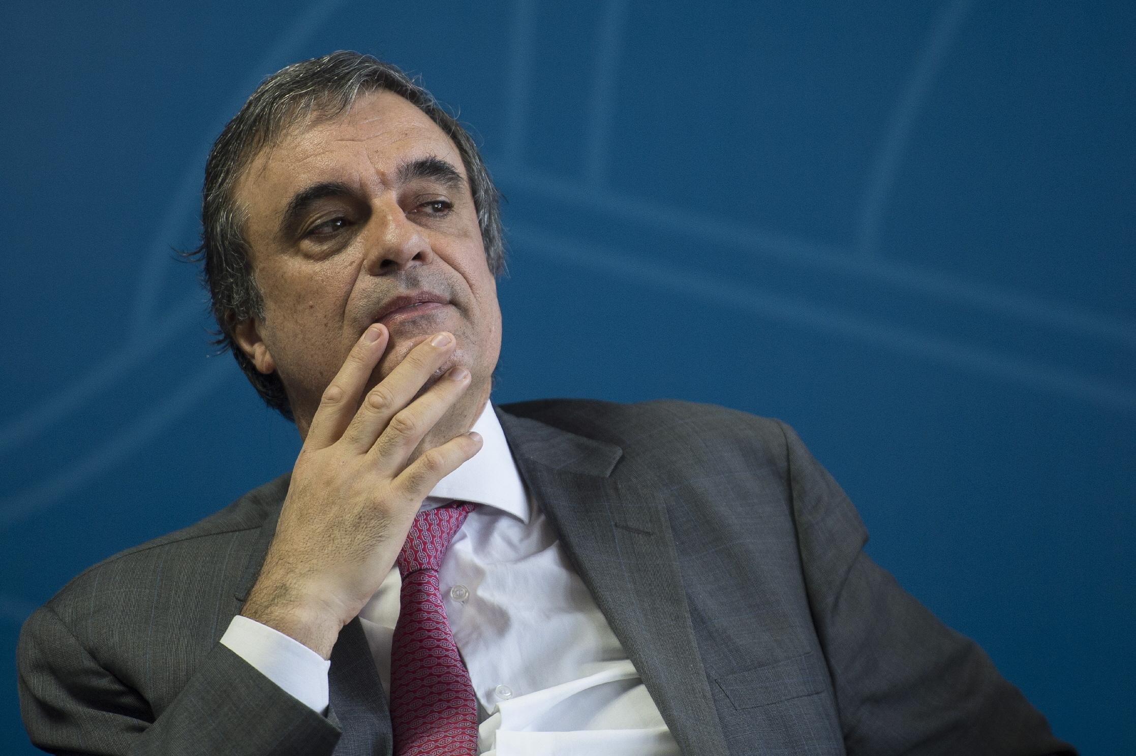 Cardozo teria falado sobre poss&iacute;vel decis&atilde;o favor&aacute;vel a Odebrecht, diz Delc&iacute;dio