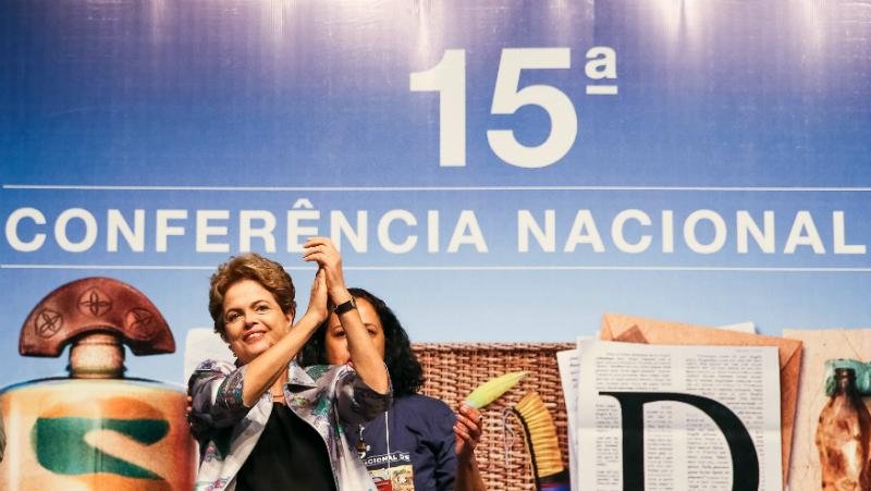 Raz&otilde;es para proposta de impeachment s&atilde;o inconsistentes, diz Dilma 