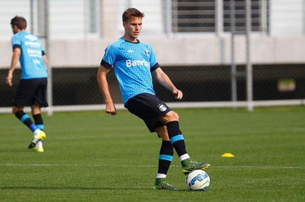 Bressan ser&aacute; o companheiro de Geromel em Santa Catarina