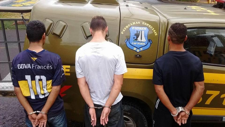 Homens foram detidos no bairro Cascata