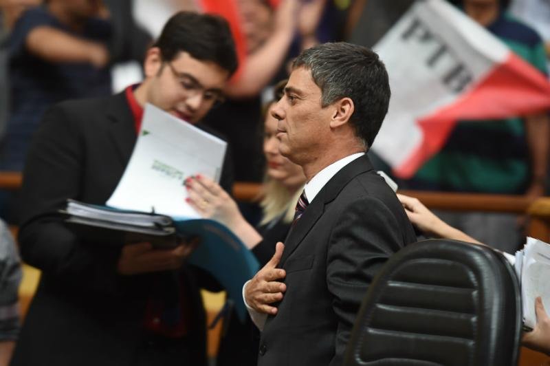 Cassado pelo TSE, vereador se mant&eacute;m no cargo por meio de liminar