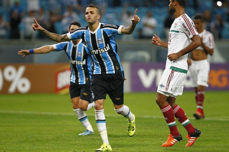 Gr&ecirc;mio tem quatro jogadores na sele&ccedil;&atilde;o do Brasileir&atilde;o da Placar