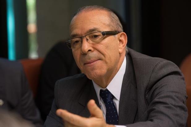 Eliseu Padilha oficializa a sa&iacute;da do governo
