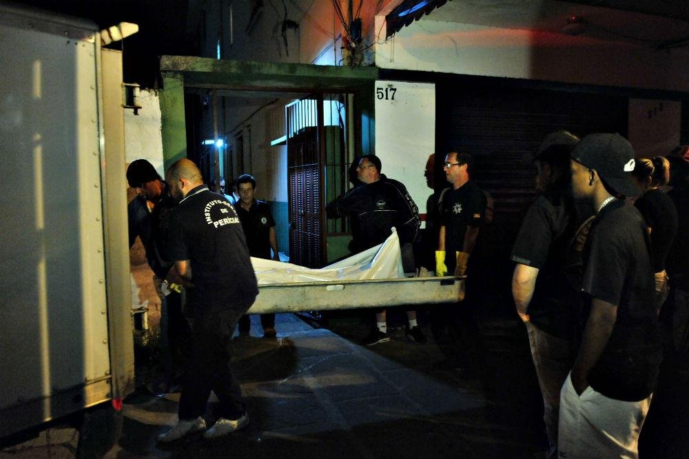 Namorada encontrou corpo ainda na cama, TV, som e autom&oacute;vel foram roubados