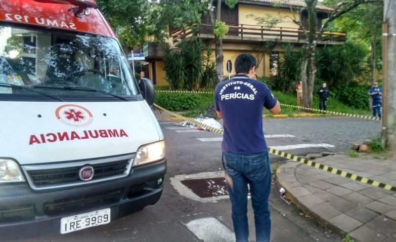 Jovem &eacute; morto a facadas no Centro de Passo Fundo